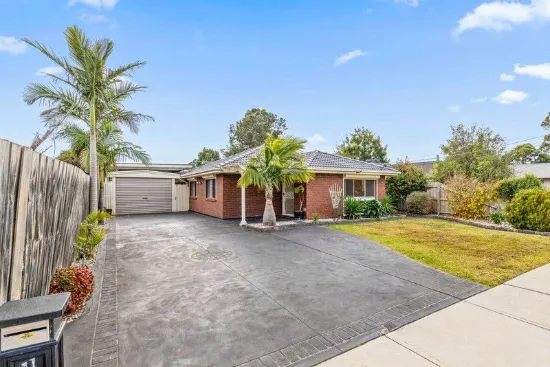 LARGE FAMILY HOME, GREAT LOCATION, WONDERFUL OPPORTUNITY