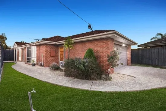 Peaceful Court Living with Space, Comfort and Style
