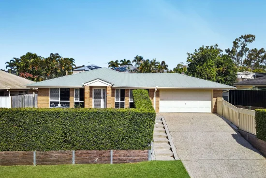 Modern Family Living with a Brand-New Kitchen & New Pool