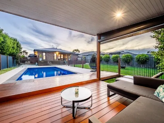 WHEN SPACE, QUALITY & ATTENTION TO DETAIL COUNT - YOUR OWN PRIVATE PARADISE WITH AN IN-GROUND POOL!