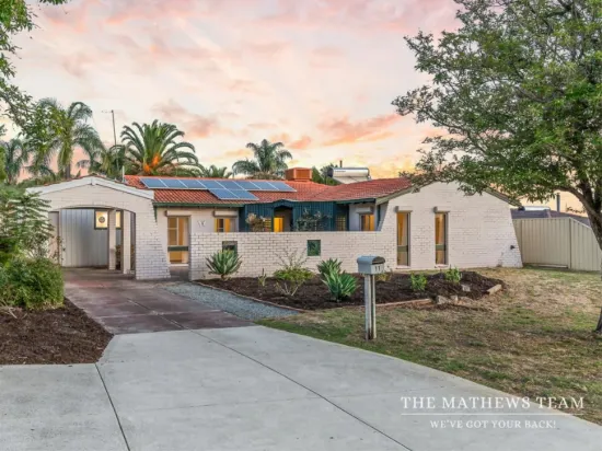 SPACIOUS FAMILY LIVING ON 809SQM WITH POOL, STUDIO & MULTIPLE LIVING ZONES!