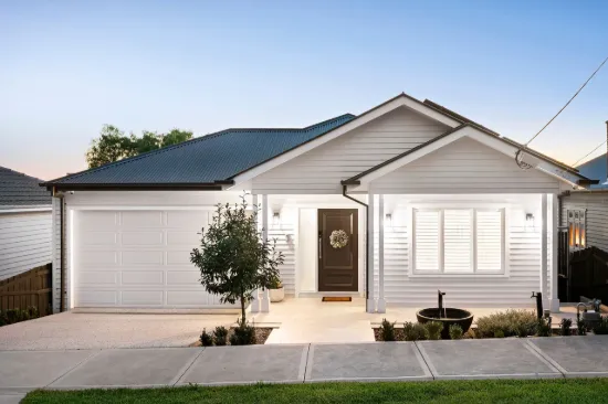 Hampton Style with Sunset Living!