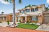 Beautifully refurbished townhouse, large courtyard