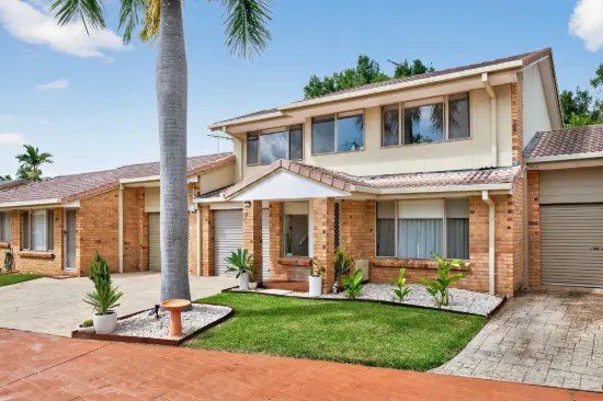 Beautifully refurbished townhouse, large courtyard