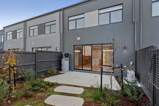 Smiths Lane Townhomes by Mirvac, Clyde North