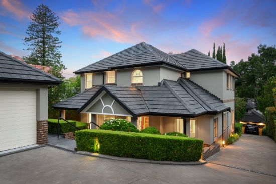 Expansive Contemporary Home Designed for Effortless Family Living
