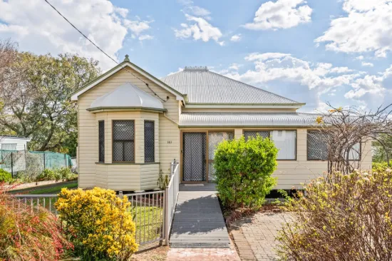 Classic 1920s Queenslander on Half an Acre with Large Sheds and Endless Charm