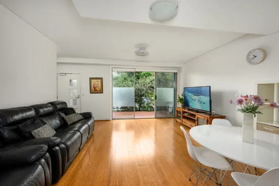 House-Like Living with Space, Flexibility and Village Convenience