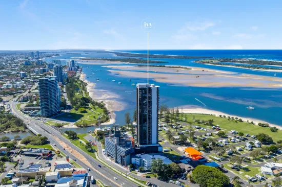  Prime Modern Living Overlooking the Broadwater
