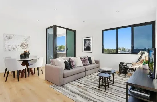 ‘The Norton’ Top-floor designer apartment in new boutique building