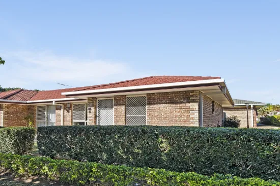 RENOVATED VILLA WITH DIRECT STREET ACCESS!