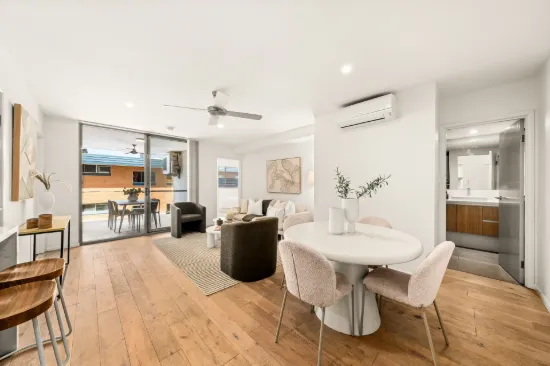 Stylish and Spacious Apartment in the Heart of Milton