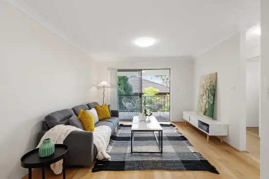 Newly updated modern apartment, 200m walk to Westfield 