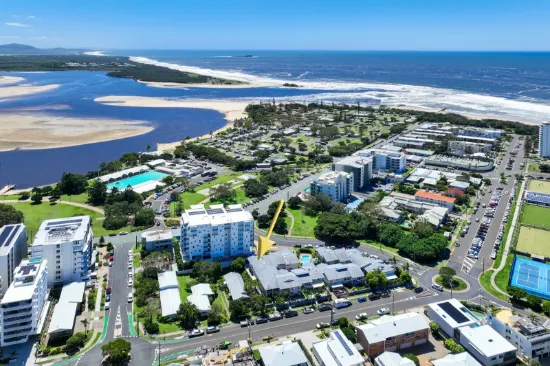 Large North-Facing Townhouse in Prime Cotton Tree Location