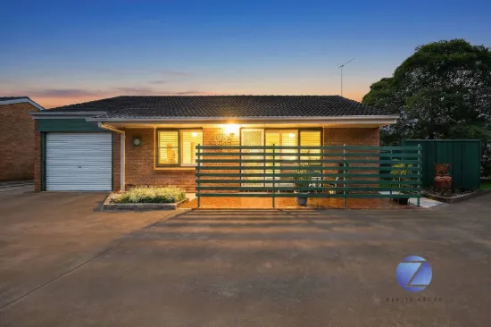 IMMACULATELY PRESENTED FREESTANDING VILLA !!!