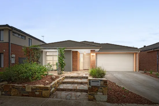Spacious Family Living with Solar, Shed & Entertainer's Backyard