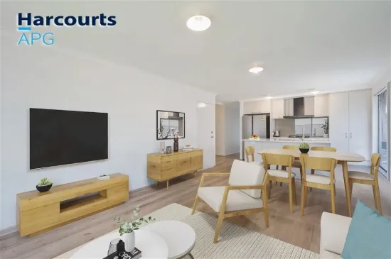 Like New and Perfectly Positioned with views out to the Tuart Forrest