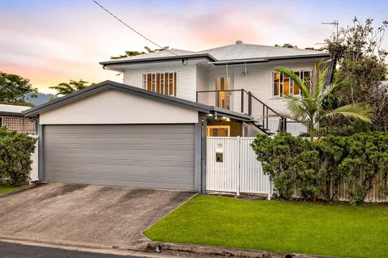 Picture Perfect Queenslander in Premier Location