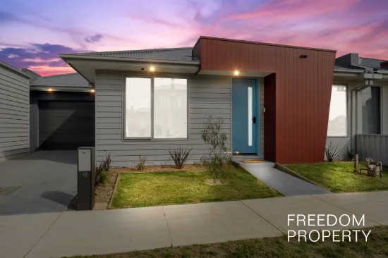 Like-New Luxury Home with Premium Finishes in Prime Altona Meadows Location