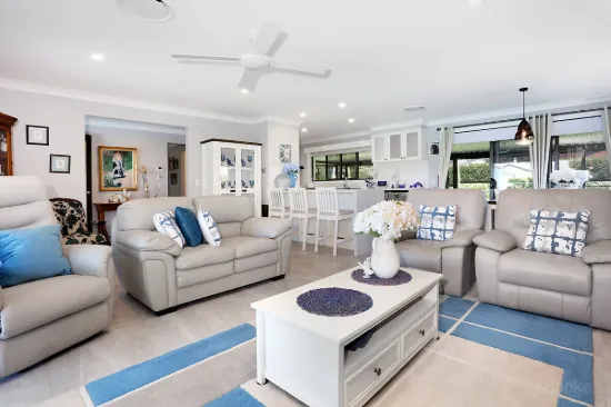 PRICE REDUCED Your Entertainers Paradise Awaits at 12 Hyacinth Avenue, Hollywel