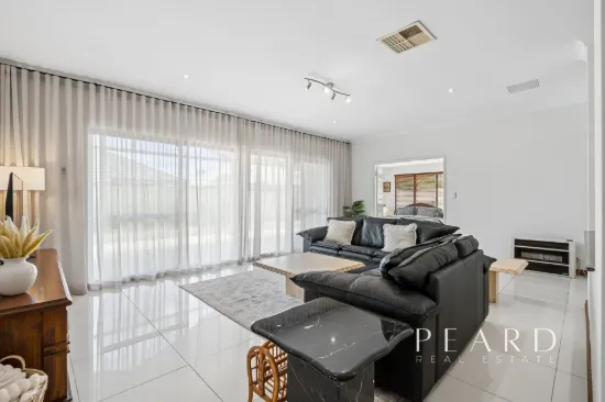 Stunning Family Home of GRAND Proportions with Triple Garage – Harvest Lakes Estate
