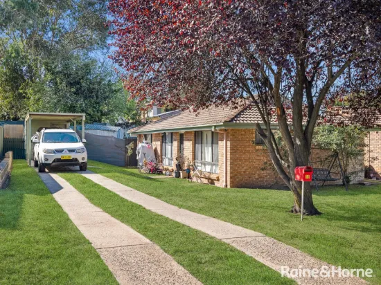 COMFORTABLE LIVING IN QUIET STREET