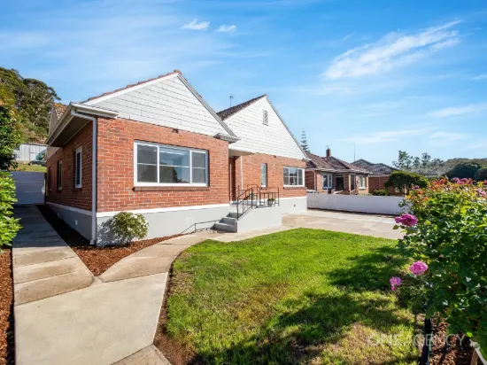 Modernised And Move-In Ready At 12 Moody