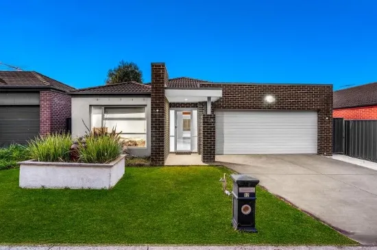 Modern Comfort & Prime Location in Eve Estate, Cranbourne North!