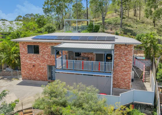 SOLID FAMILY HOME WITH BREATHTAKING VIEWS AND PRIVACY