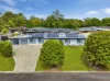 POOLSIDE ENTERTAINING IN PRIME CARRARA LOCATION!