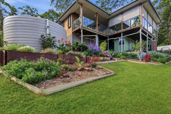Escarpment Living at Its Finest - Views, Privacy & Modern Comfort