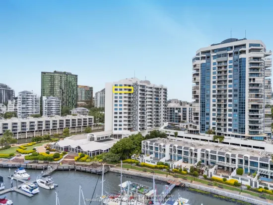 Direct Riverfront Living and Iconic Views in Dockside