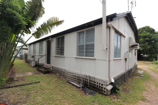 Charming Queenslander Cottage on a Spacious 1012sqm Block