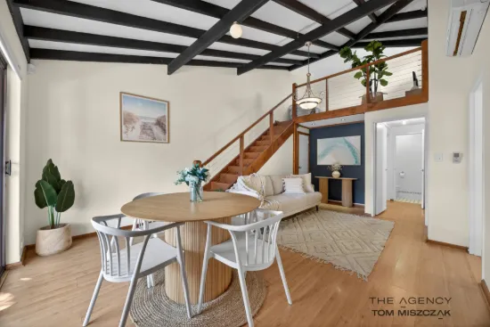 Street Front Leedy Townhouse in a Perfect Position