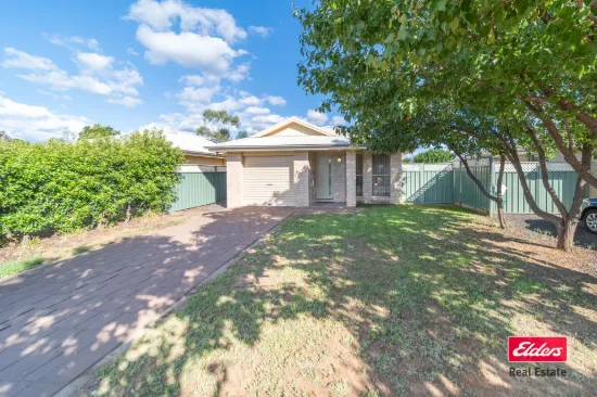 PERFECTLY POSITIONED FAMILY HOME STEPS FROM MAGS