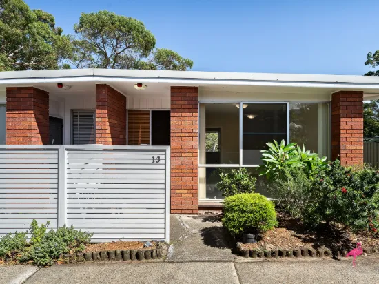 Over 60s villa in a quiet, tree-lined complex