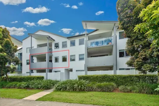 Pet Friendly, Contemporary One Bedroom Apartment with Spacious Balcony & Secure Car Park