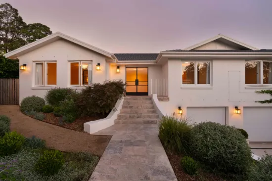Architectural Elegance, Refined Living & Dual Accommodation in Cambewarra Village