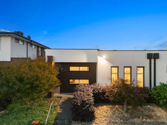 CONTEMPORARY LIVING WITH COTSWOLD CHARM