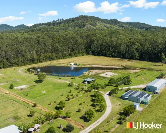 A Quiet Rural Holding with Coastal Reach