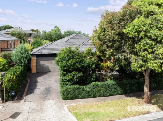 SPACE, COMFORT AND A COVETED JACKSONS HILL ADDRESS
