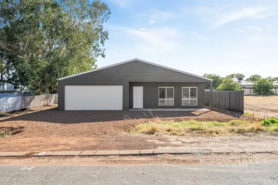 BRAND NEW HOME ON SPACIOUS BLOCK!