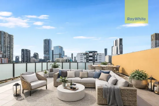 GRAND TERRACE BALCONY WITH SPECTACULAR PANORAMIC VIEWS