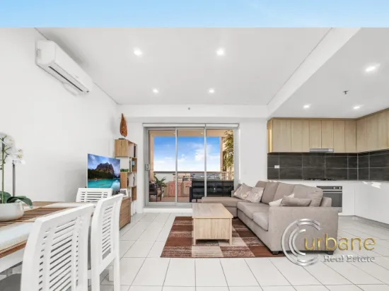 Near new Spacious 3 Bed apartment, close to all amenities!