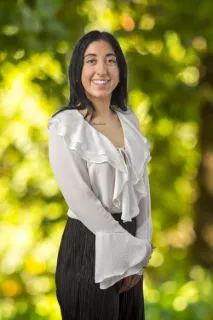 Bella Perruzza - Real Estate Agent