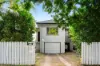 Poet's corner paradise - A zen-like classic w. salt-water pool & park frontage, short cycle to CBD