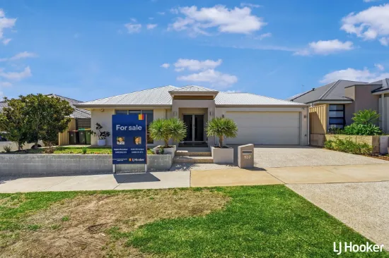 Luxury Living with Poolside Entertaining in the Heart of Hammond Park 