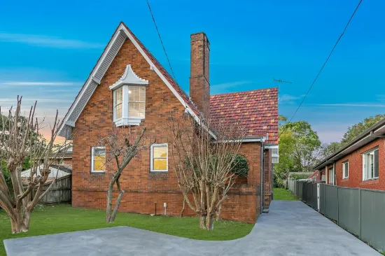 A family entertainer | Exciting potential in the LMR zone | Premier location | 770sqm+ with a 15m+ frontage