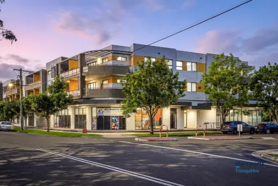 Ultimate Convenience, Walk to Station, Secure Luxury