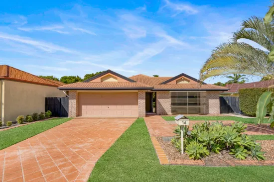 Spacious Family Living with Multiple Living Zones in Prime North Lakes Location